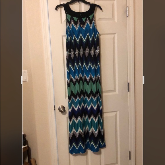 Maxi Dress - Picture 6 of 9